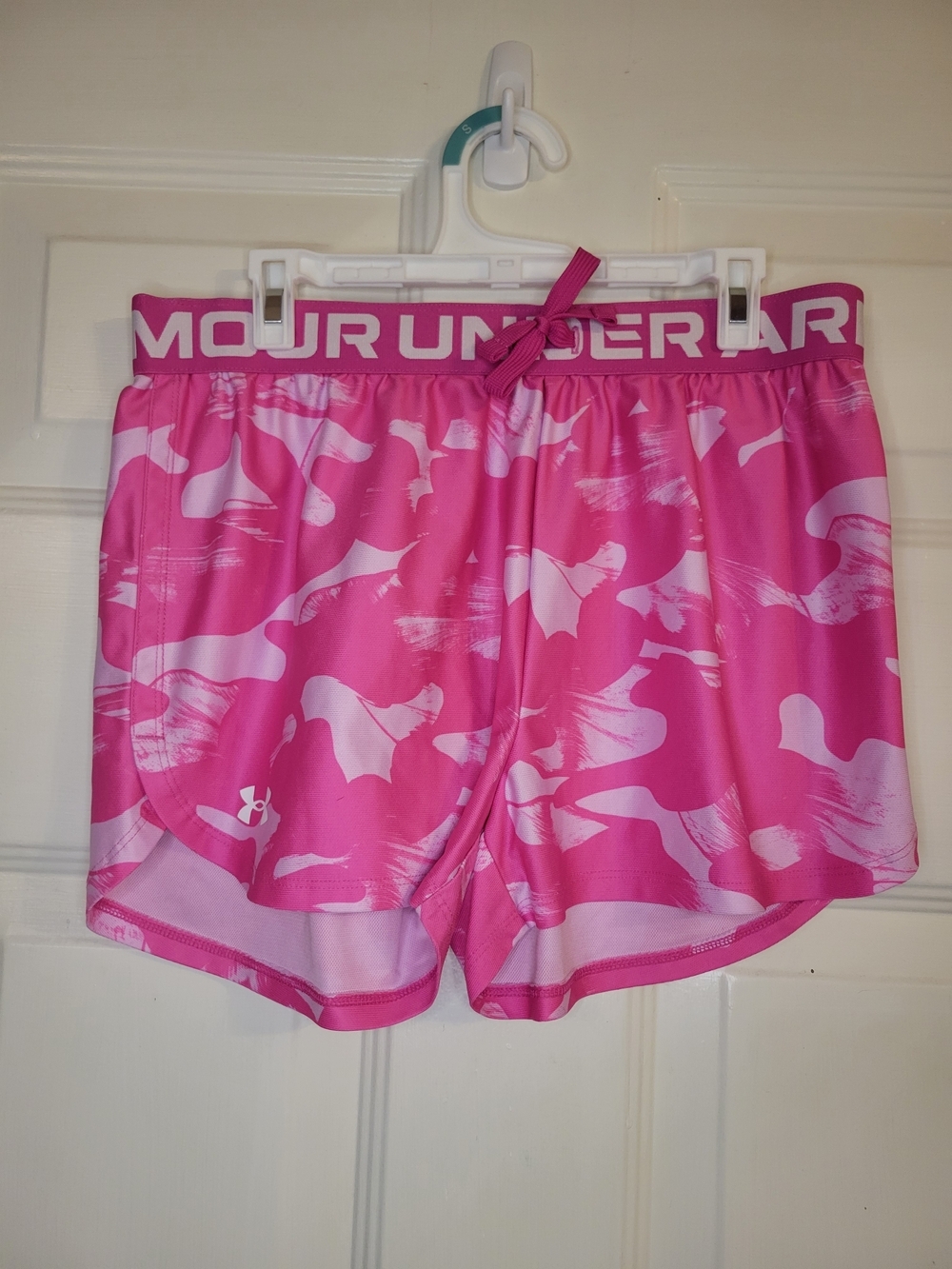 Under Armour Pink Camo Girl's Performance Shorts - Picture 3 of 8